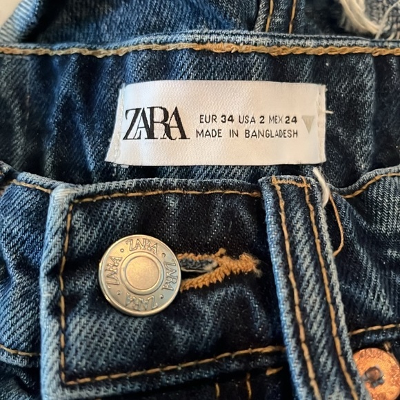 Zara button fly raw hem shorts | size 2 - Picture 5 of 6